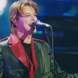 UK Economy Faces Headwinds, Kate Moss Discusses Bowie, Iceland Rewards Shoplifter Tips, Police Seize Tate's Aston Martin, and more...