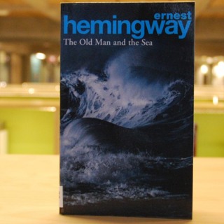 Klassikeren: Den gamle mannen og havet av Ernest Hemingway