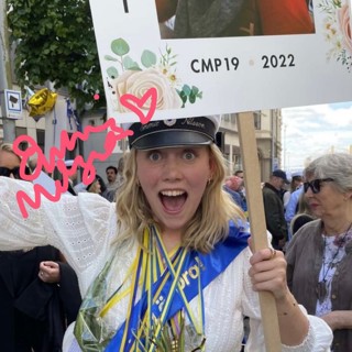 Emmie 20 - "Man ska inte prioritera bort livet bara för att vara duktig i skolan eller skriva en text på svenskan, man ska må bra och njuta av den tiden man faktiskt får"