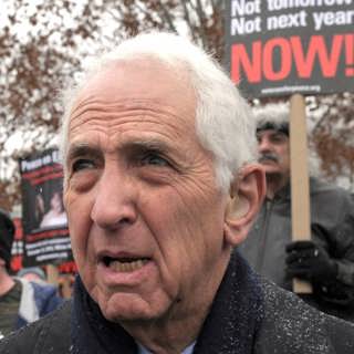 Kiiskii falka argagixiso oo dib u bilowday, Daniel Ellsberg oo helay biladda abaalmarinta Palme iyo dadka ku dhinta waddooyinka oo kordhay