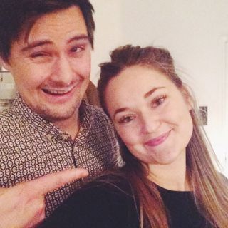 66. Två folkkära politiker