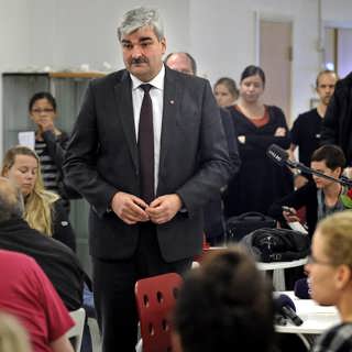 Håkan Juholt - förlåta är stort men fler väljare är större
