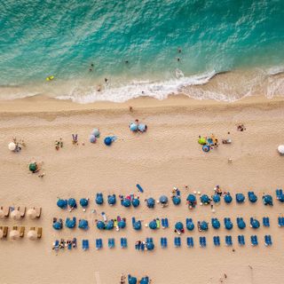 Crowded Beach Waves - 10 Hours Sleep Sound