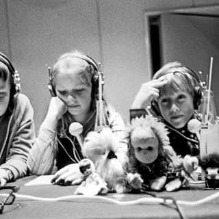 Drog- och mordskämt inför barnen i P4:s Vi-i-femman, fällande dom för hot mot journalist, TV4 rasar mot Folkhälsomyndighetens senfärdighet