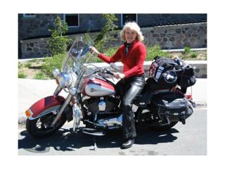 Bert Martinez talks with Chris Meyer, Linda Crill, Carla Wynn and guests