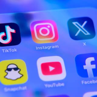 Social media curfew for teens: is it pointless? – The Latest