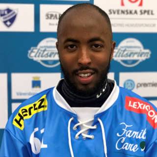 Galbeedka Sweden oo baraf ku soo wajahan yahay. Mobaaylada in laga mamnuuco iskuulka iyo taageeradii xulka xeegada barafka.