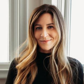 278: Writer, Poet, and Therapist - Sara Rian