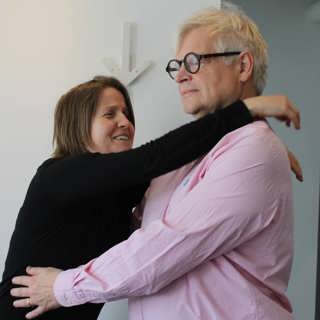 Att gifta sig med en främling och ha en filmare som följer med dygnet runt