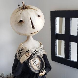 Stacey Walsh: Lover of Old Cemeteries, Handmade, and History