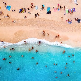 Ocean Waves and Beach Crowd - 10 Hours Sleep Sound