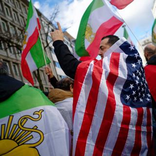 Nach Tod von Chamenei - Regimewechsel im Iran möglich?