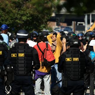 Marines in LA, prisoner swaps, Philippine impeachment trial and Warner Bros.