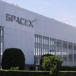 SpaceX Eyes Record-Breaking IPO