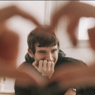 People who are ‘good at flirting’ are sharing the clues that tell if someone likes you