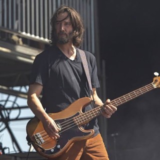 Keanu Reeves just turned 62, and when he isn’t making movies, he’s still hitting the stage with his longtime rock band !
