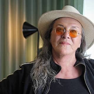 Py Bäckman hittade sina två okända syskon – vid 72 års ålder
