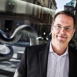 Borgbevakning skärskådad, Raqqa-journalistik på liv och död och Carema-blöjans giriga symbolik