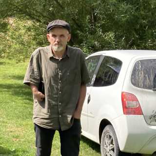 Motion kan ersätta vaccin enligt Aftonbladets löpsedel, litterär dickpick i Dagens Nyheter och journalist hotad i sitt hem i Sydnärke