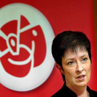 Mona Sahlin positiv till jämställdhetsbonus