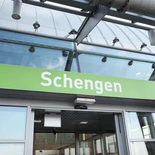 EU Approves Schengen for Bulgaria Romania, EPP Fights EU Engine Ban, EU Sanctions Russia's Shadow Fleet, Thuringia Prepares for Election, and more...