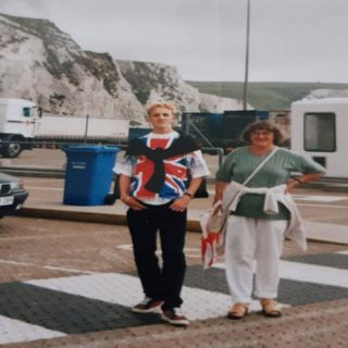 Men hon lämnade ett leende på vår jord