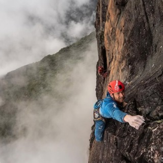 Episode 196: Leo Houlding, Life on the Line