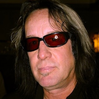 Episode 2 - Todd Rundgren