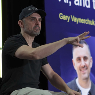 The Entrepreneur’s Edge in the AI & Social Media Era | RightNOW 2025 Keynote PART 1