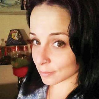 Episode 271: Ashley Simpson: In A Distant Place