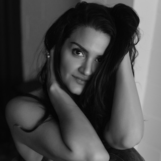 When a Woman Chooses Herself: Confidence, Self-Worth & Reclaiming Your Feminine Energy with Tina Aquila Posteraro