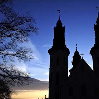 Medieetiken smittad av religiös morallära, lyssna på eller korsförhöra nazister och epostloggarnas bortgallrade tillvaro