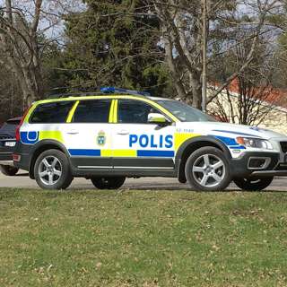 08/23: Voima 20 vuotta: Sinimusta poliisiblokki Göteborgissa