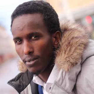 Waxaa hoos u sii dhaceeysa da’da dadyoowga dhibaatada ku qaba hurdada iyo Löfven oo jimcaha loo codeeynayo
