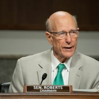 Roberts, Senate colleagues reflect on the Kansas congressman's career
