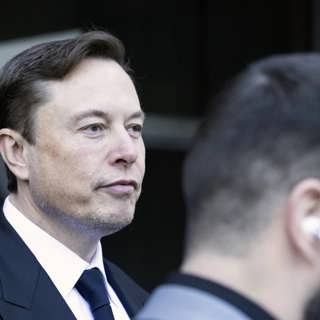 Elon Musk och experter varnar – bromsa AI