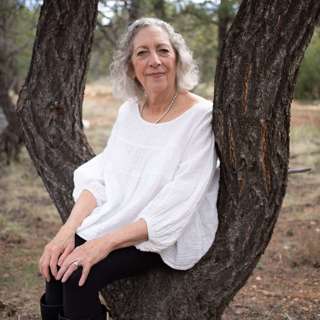 Bridging Psychology & Spirituality: A Path to Healing with Phyllis Levitt