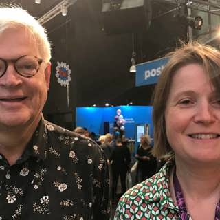 Vem får betalt för dödsannonspoesin?