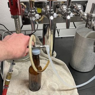 Blichmann BeerGun vs. Tapcooler Counter Pressure Bottle Filler In A Czech Dark Lager