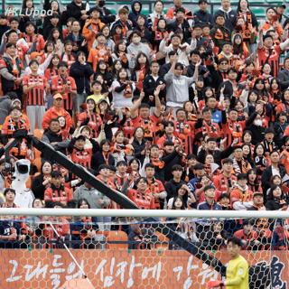 Mailbag - Jeonbuk's Multiple Kits, Fixture Lists, Gangwon Hopes and more!