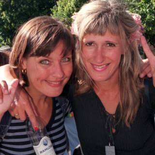 Om Nancy & Carina
