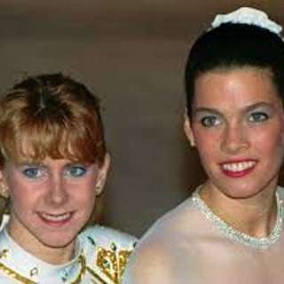 1994 Celebrity Scandals: Moonwalks, Matchsticks & Metal Pipes