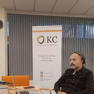 Lyssnarcafé om äldre och podcasting. 