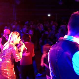 Svett, gnuss & dansband