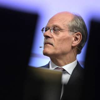 Riksbanken i blåsväder, kris för bobyggarna och Volvo + Kina = sant!