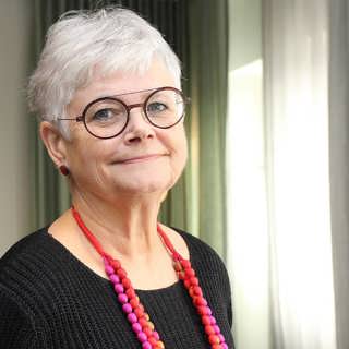 Författaren Karin Alfredsson vill förändra världen