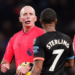 Avsnitt 254 - En kväll för Mike Dean