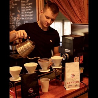 Ukrainian entrepreneur Maksym Isakov describes his successful venture Kavka Coffee