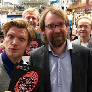 242: "SD inte längre det mest illa omtyckta partiet"