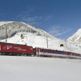 Glaciärexpressen genom Furkapasset – världens långsammaste expresståg